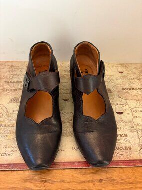 Think! Aida Leather Pumps - Comfort & Style (Size 38)